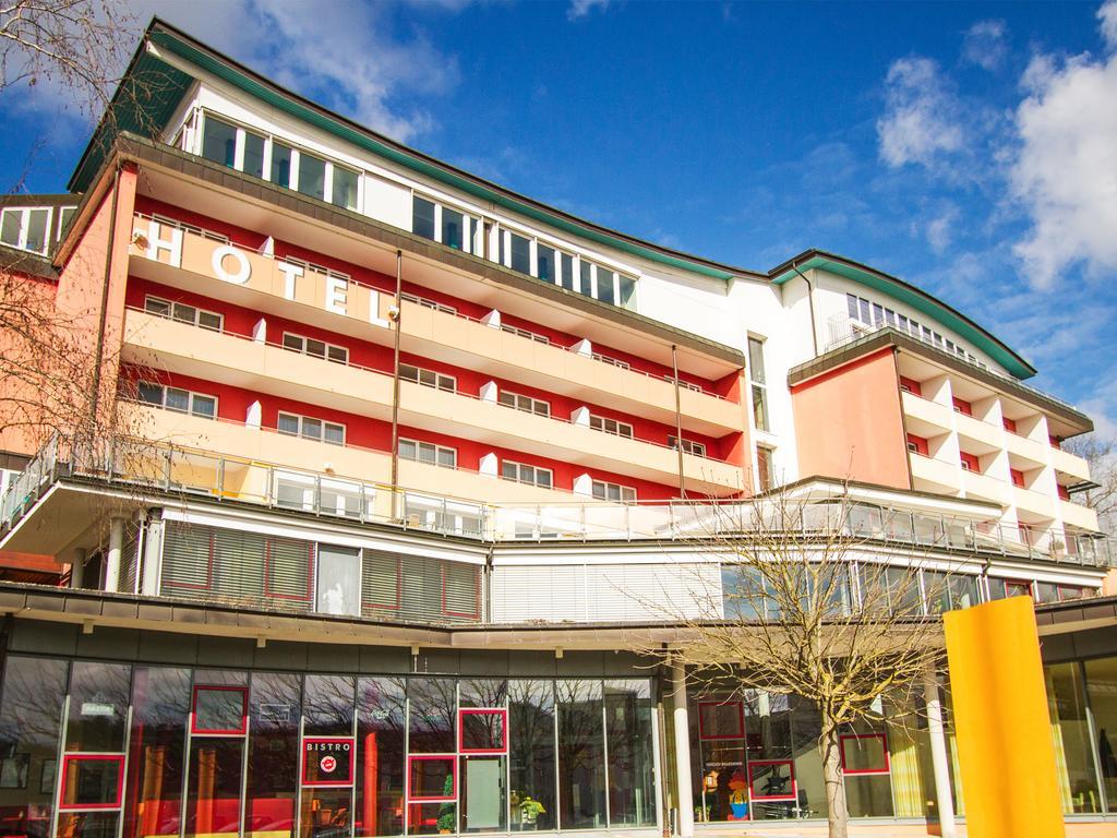 Savoy Hotel Бад Мергентхайм Екстериор снимка